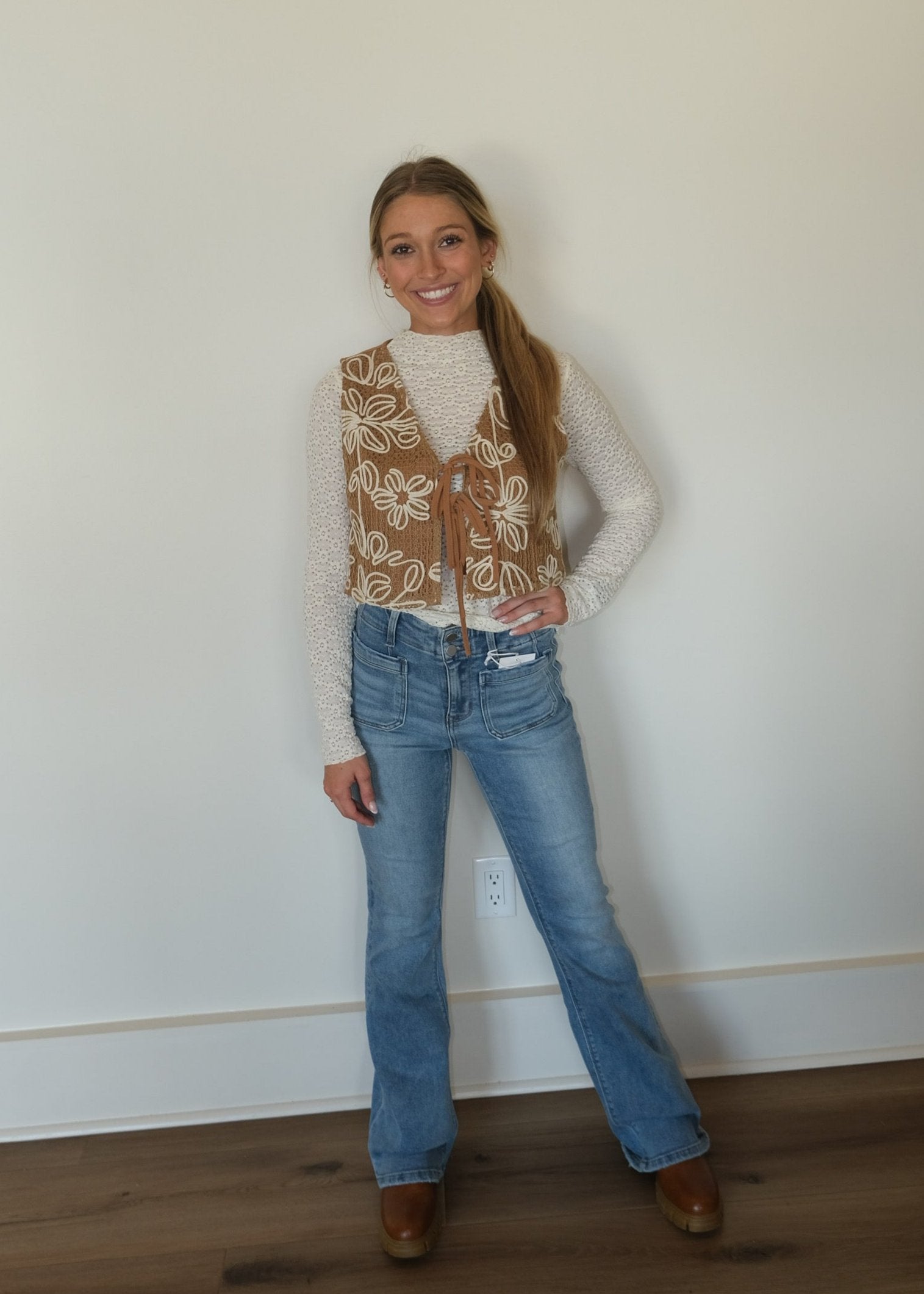 Abstract Contrast Embroidery Vest