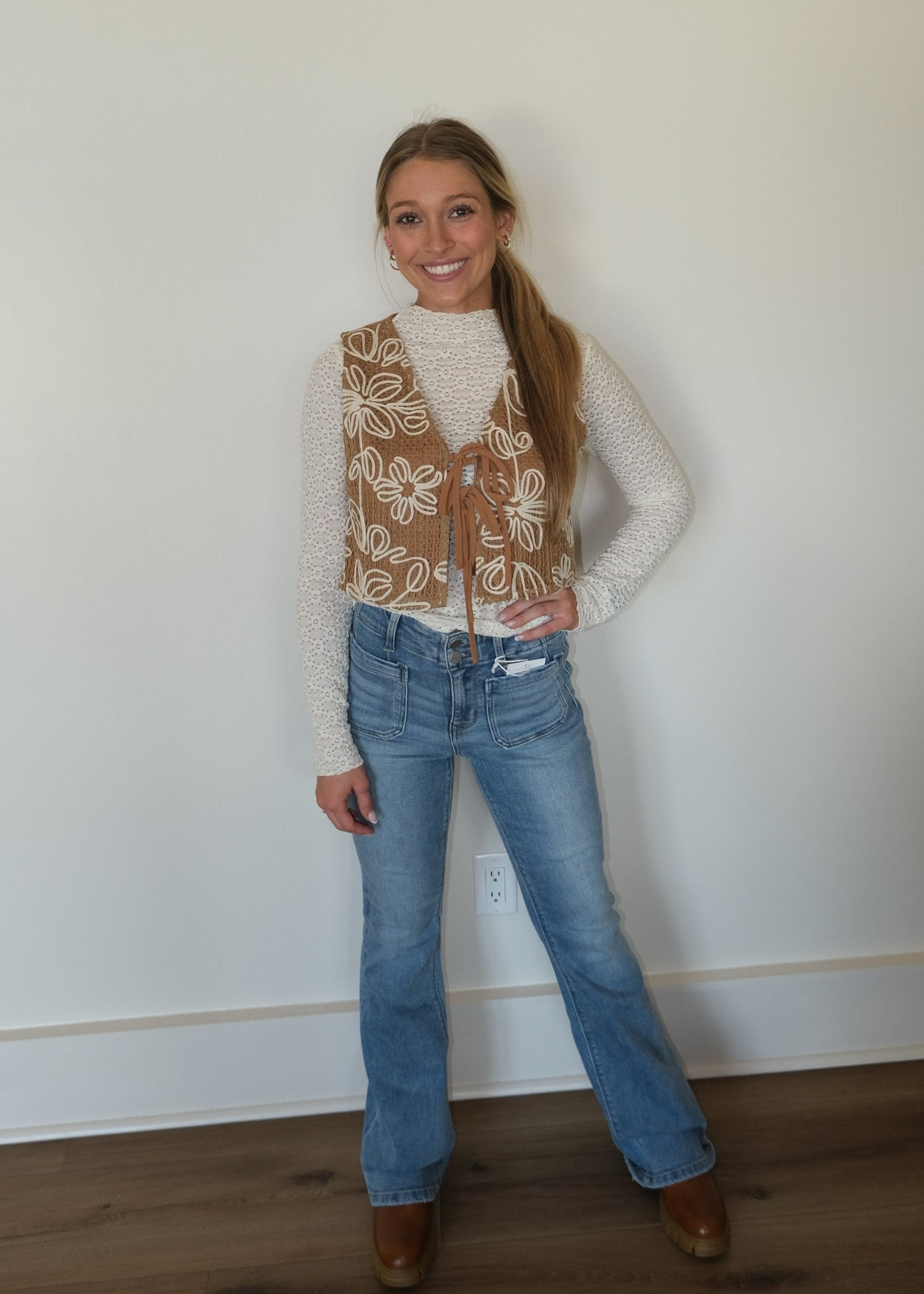 Abstract Contrast Embroidery Vest