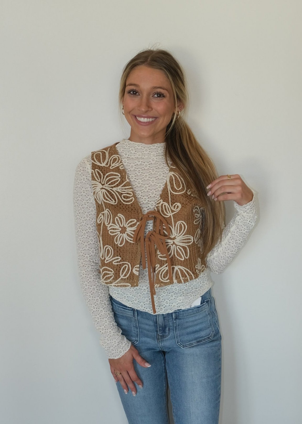 Abstract Contrast Embroidery Vest
