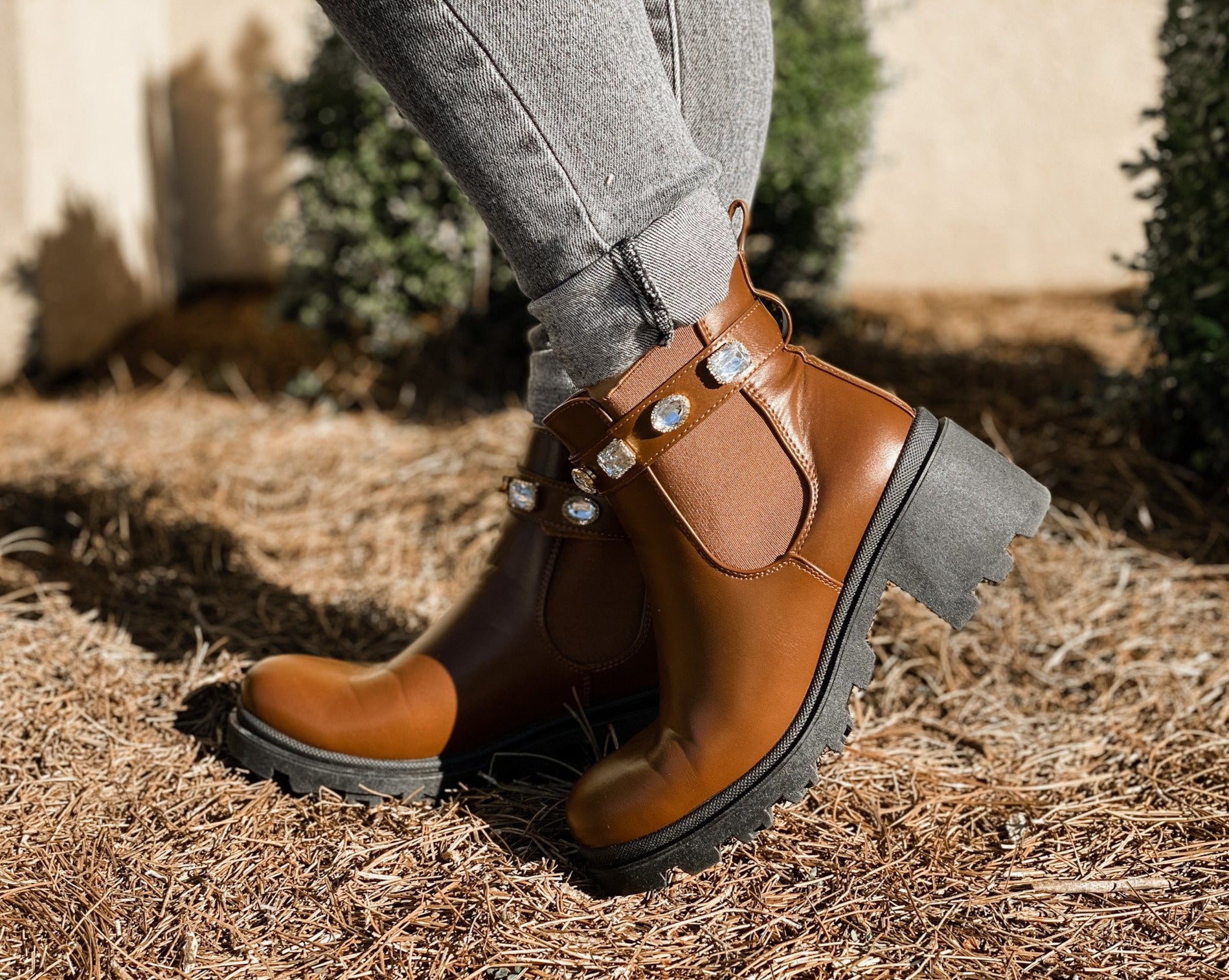 Tan Diamond Chelsea Boots